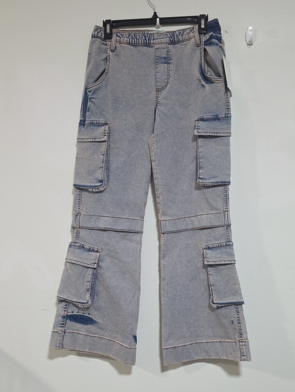 Wide-Leg Light Blue Cargo Jeans for Women - Flare Utility Style